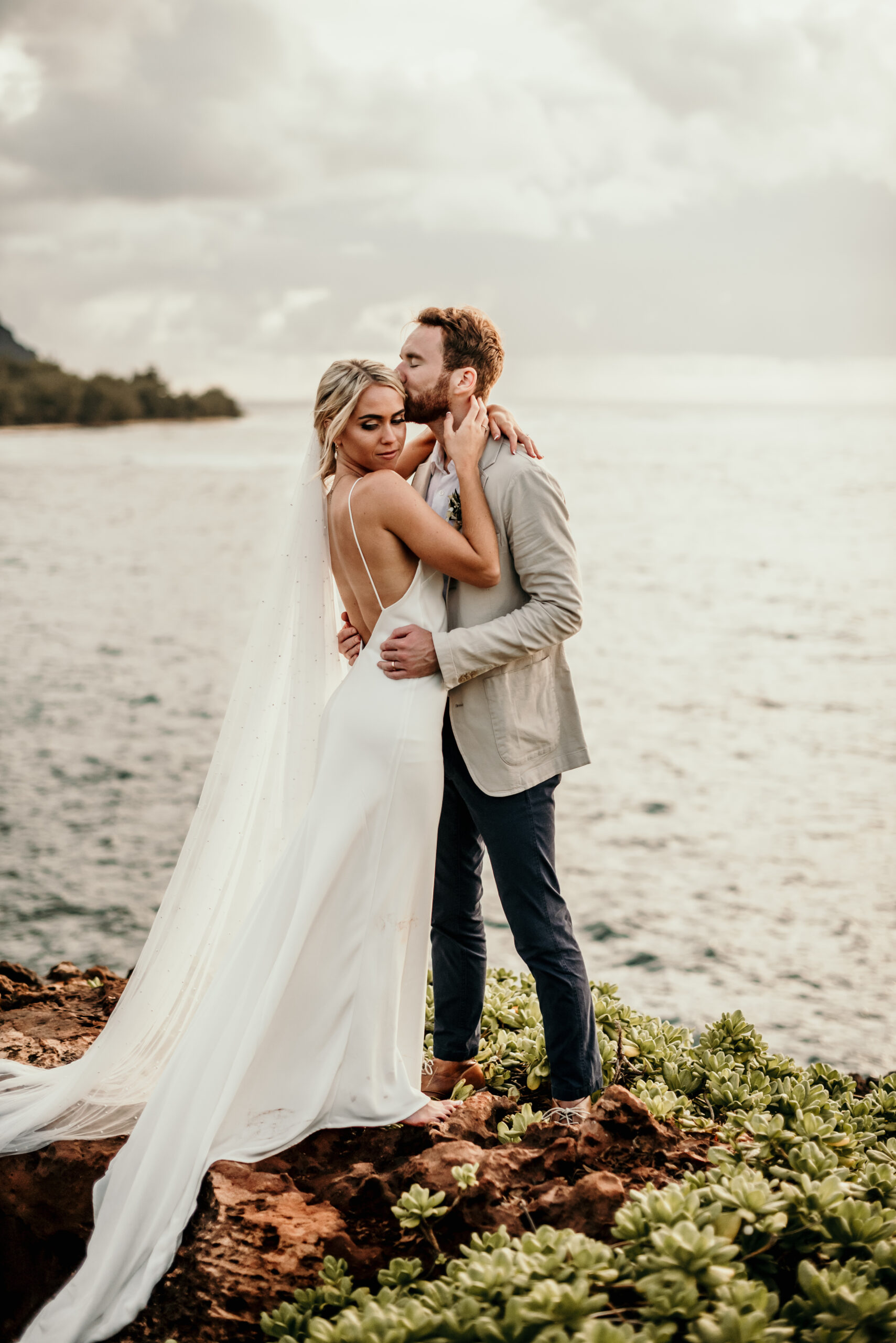 Hawaii elopement, kauai elopement, hawaii islands, hawaii beach, kauai, grace loves lace dress, elopement inspo, hawaii elopement inspo, veil inspo,